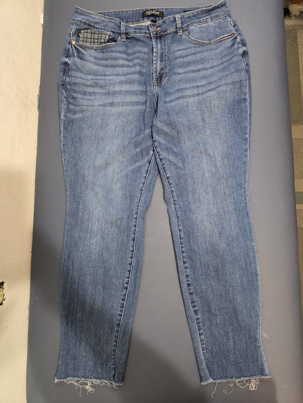 Judy Blue Los Angeles women’s jeans, size 18W, Slim Fit Plus Size Distress Fray